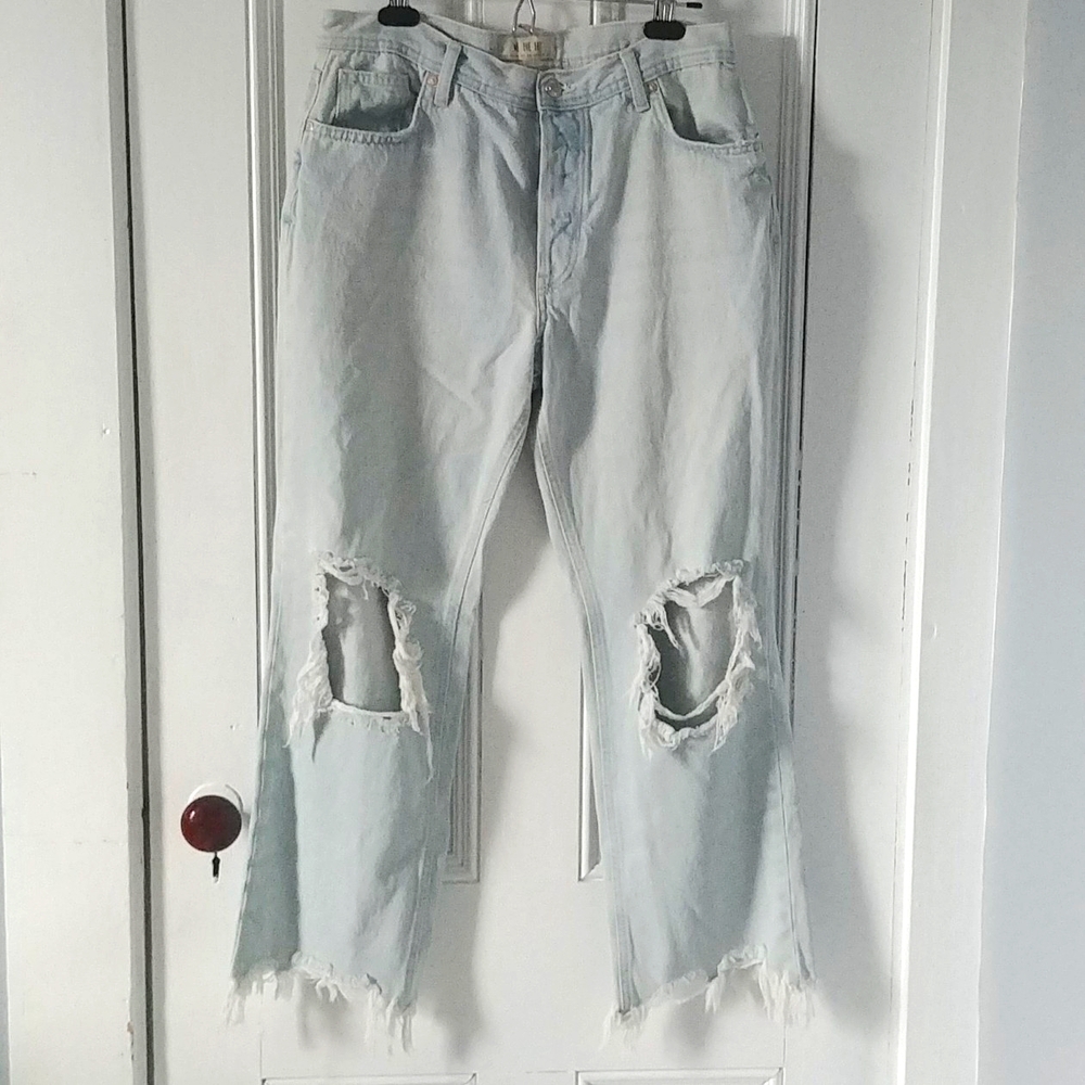 We The Free ladies faded   ripped and frayed /cropped button fly jeans sz.30